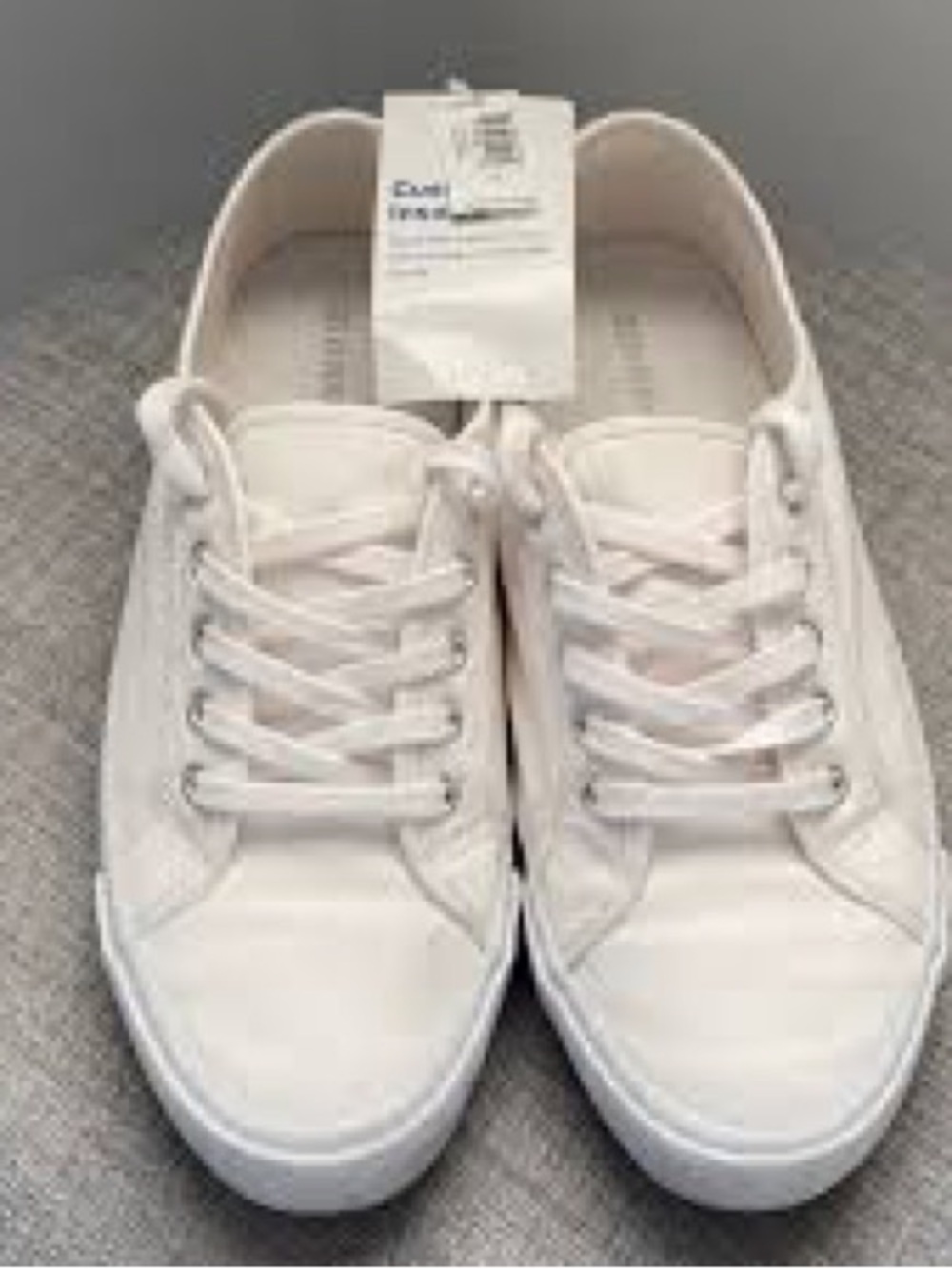 Old navy Women's Low-Top Canvas Sneaker size 9